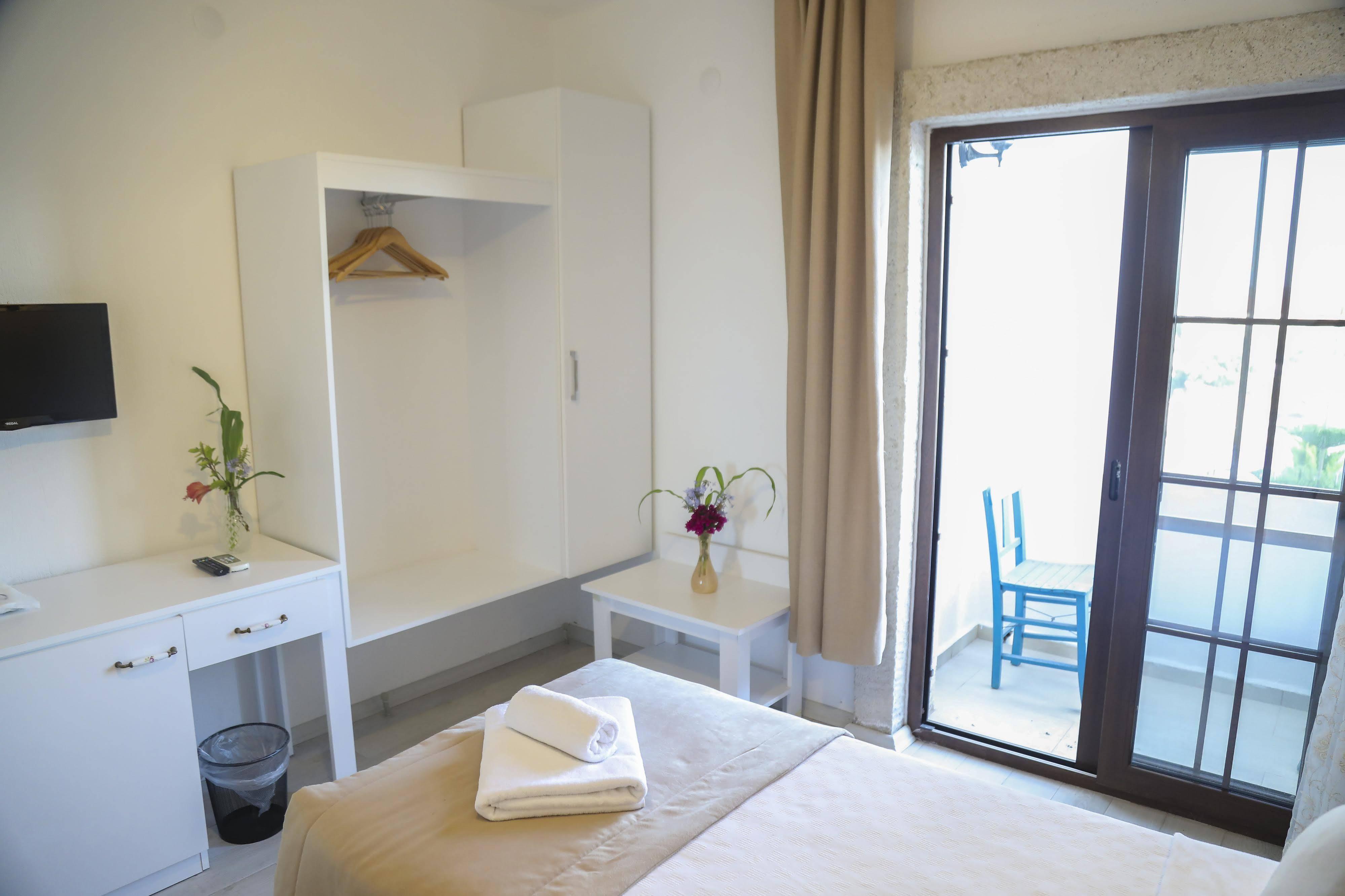 Aksu Hotel Alacati Exterior foto
